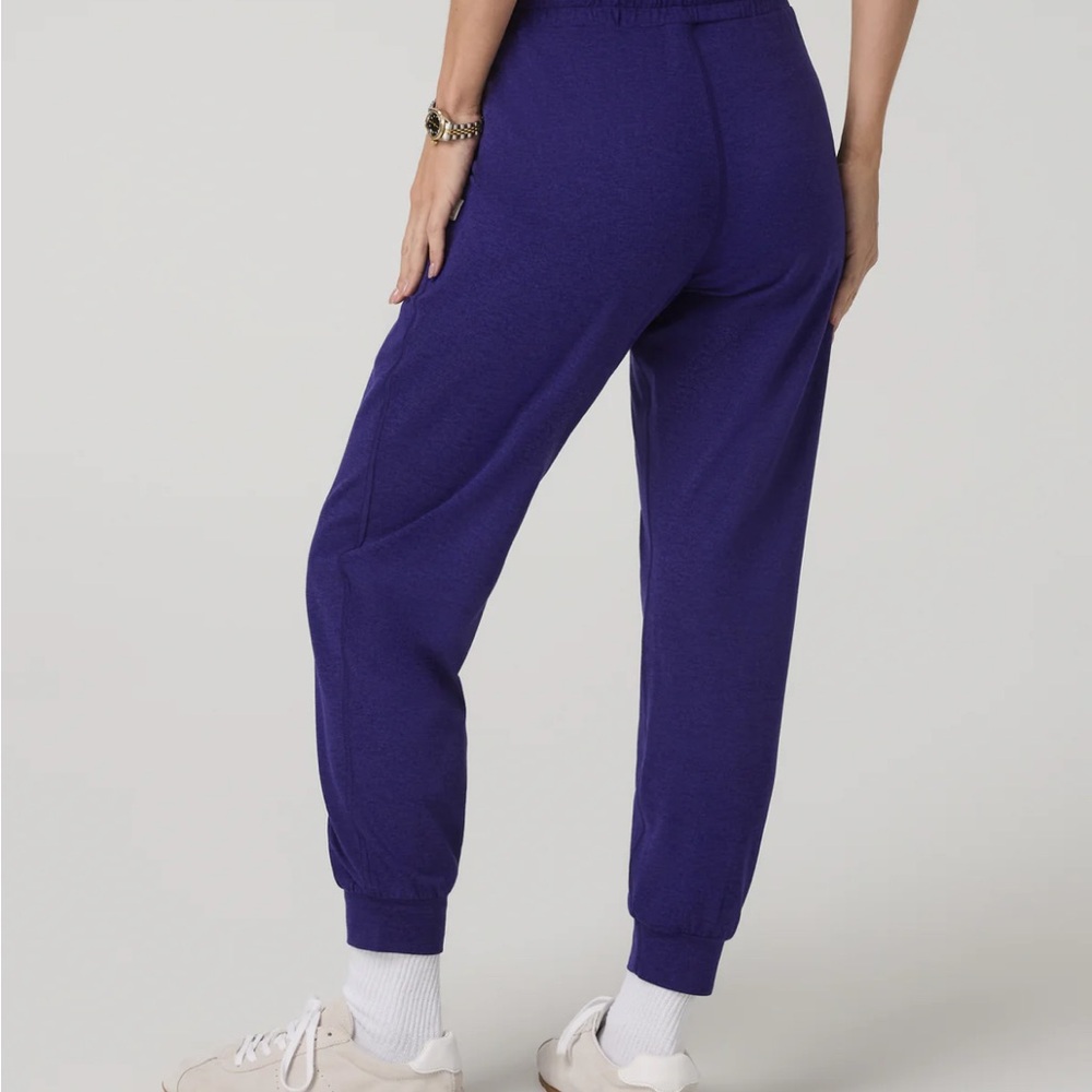 NWT Vuori Women’s Purple Stellar Sky Heather Performance Jogger Pants Medium - Picture 3 of 4